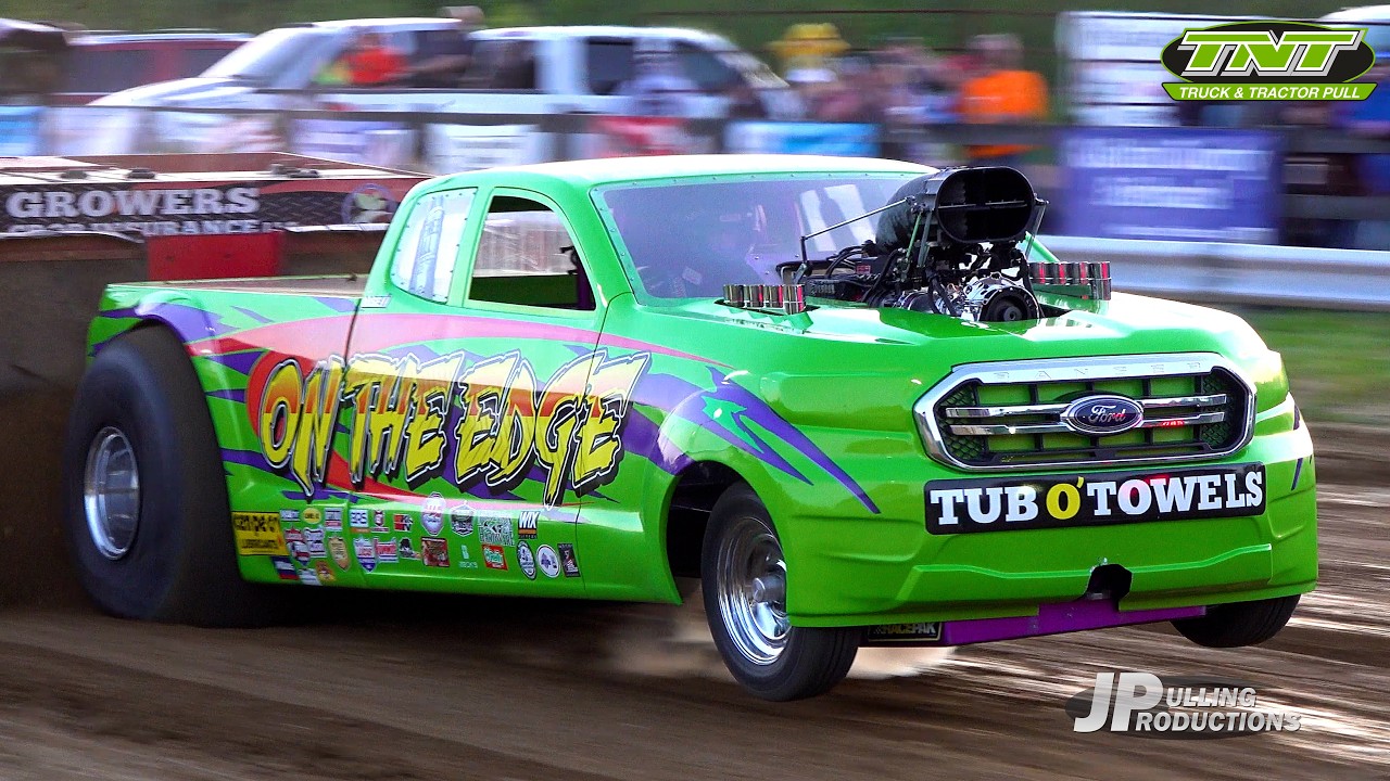 2025 Hansel Sullivan Memorial Pull : Super Modified 2wd Trucks pulling on Friday night