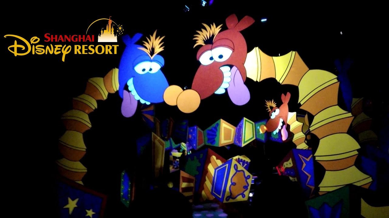 POV Shanghai Disneyland The Many Adventures of Winnie the Pooh Ride