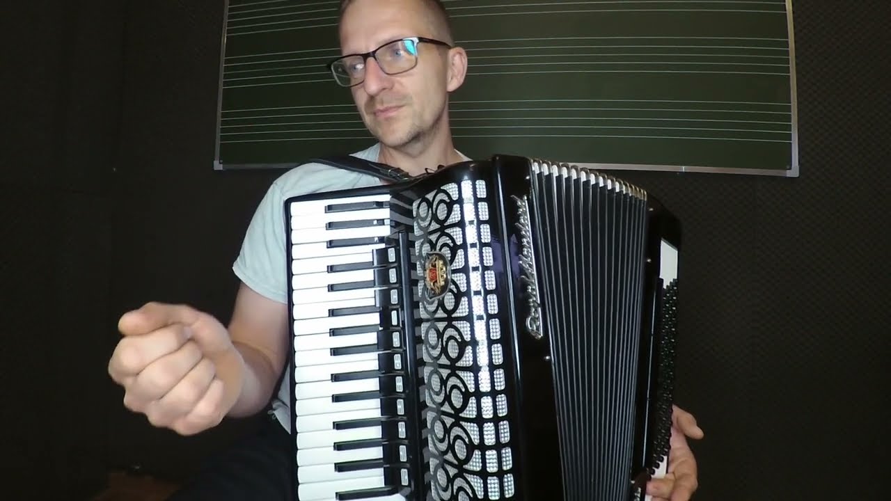 Jak zagrać Chwalcie Łąki Umajone na akordeonie?