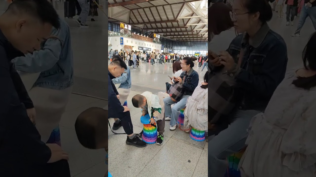 A surprise in Suzhou train station, Oct 2024