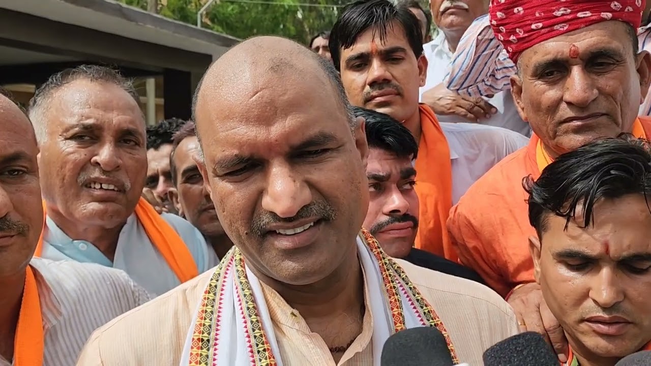BJP के आक्रोश में बाड़मेर में कितनी जुटी भीड़ और आखिर क्यों मेवाराम जैन ही निशाने पर...जानिए वजह..!