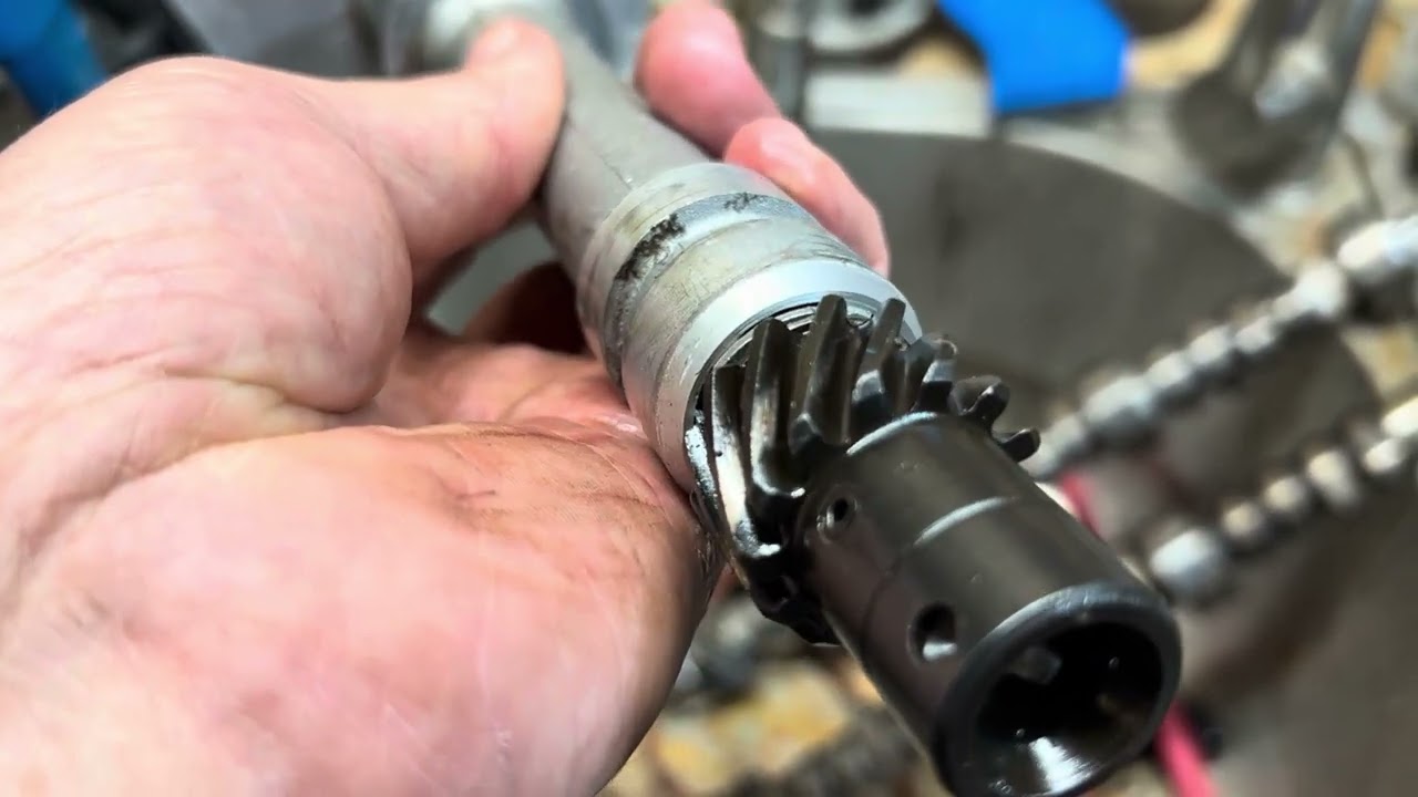 1a - Почему в комплект входит шестерня Melonized?