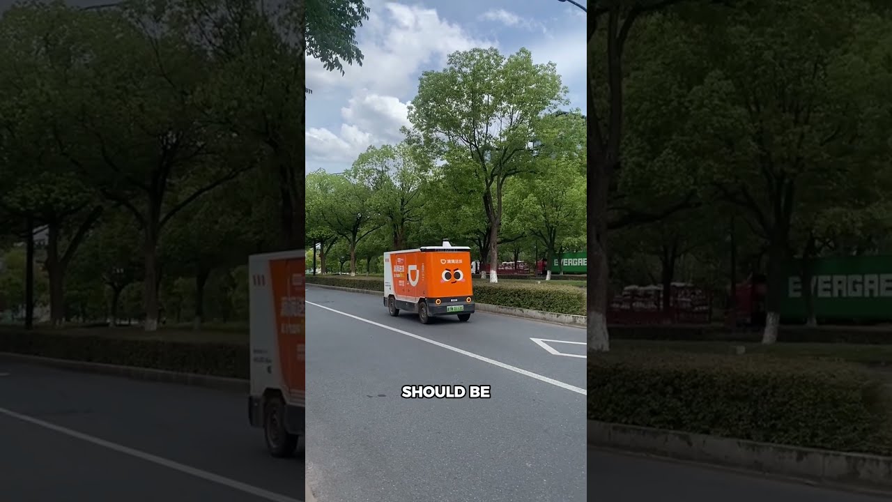 Ten autonomiczny pojazd dostawczy ciągle wpada w kłopoty! 🤖🚗