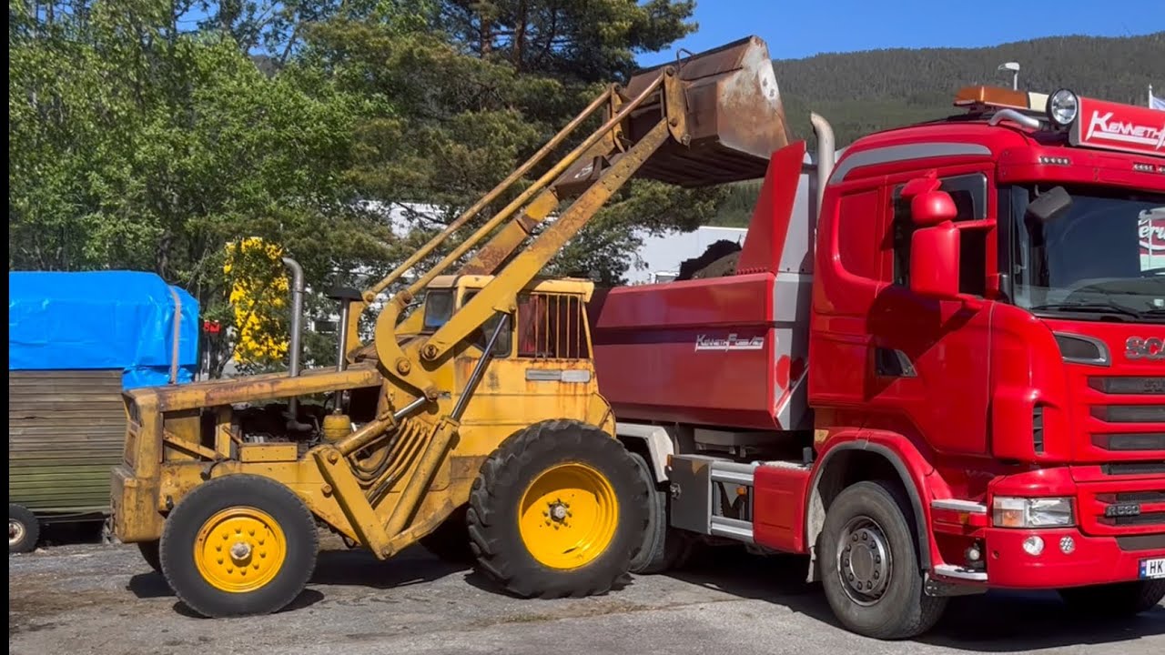 Powerful Volvo BM Tractor in Action!