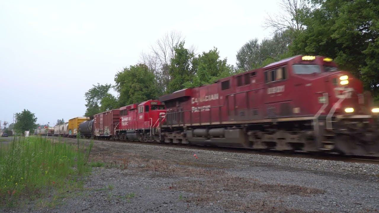 CPKC 229 rolls through Rouses Point, NY