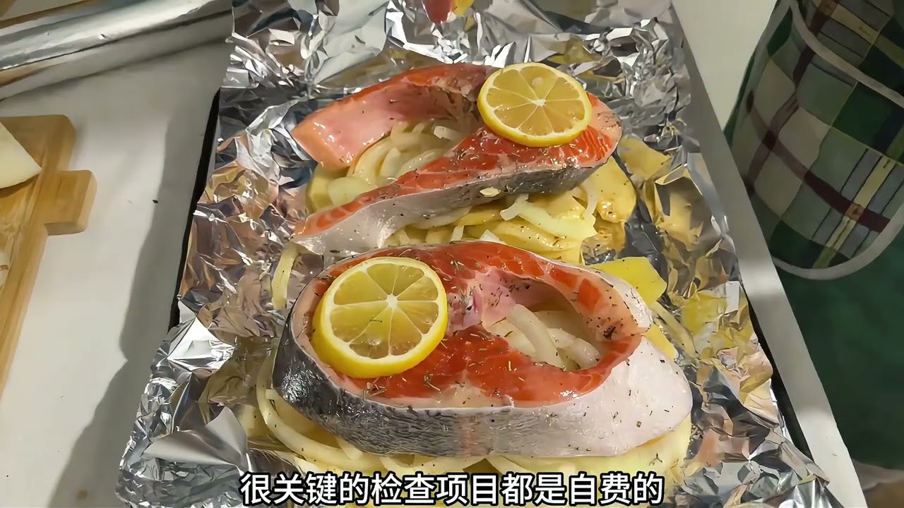 真实拍摄俄罗斯的独居女孩，一个人在乡下生活，想和我回中国过年 #环球旅行  #带你看世界  #俄罗斯 #独居女孩 #乡下生活