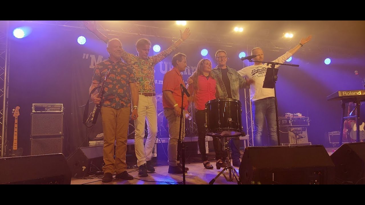 musik til ulempe synger 99 luftballons p&aring; #d&oslash;llefjeldemussemarket2022