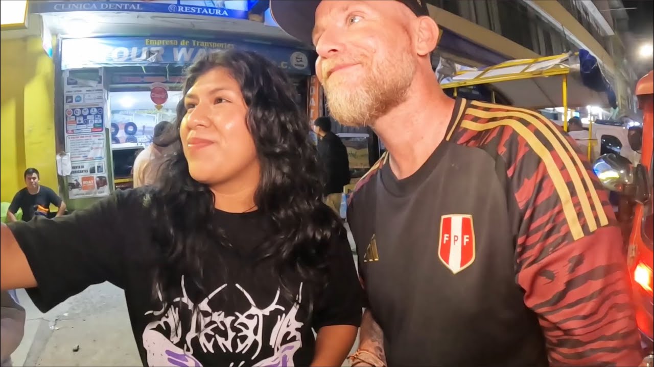 CÓMO NO LIGAR CON UNA CHICA EN LAS CALLES NOCTURNAS DE LA SELVA