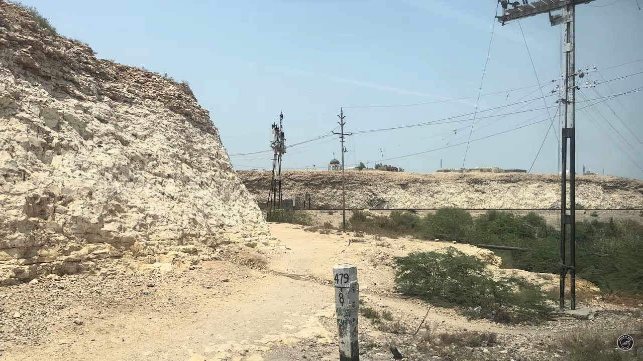 Shalimar Express Arriving at Rohri Junction Railway Station