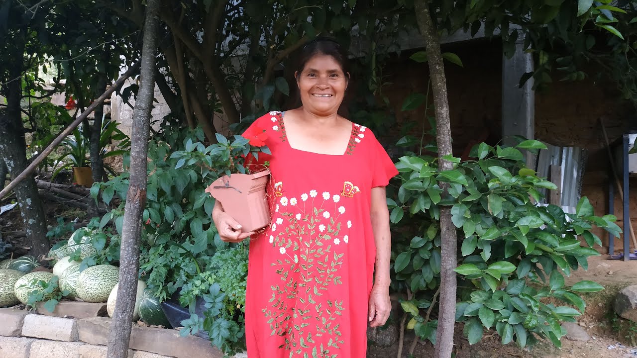 Así hice y borde mi vestido típico totalmente a mano - Marcelina Martínez