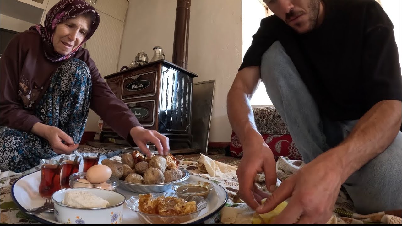 VAKTİ GELDİ!KEÇİ DERİSİNDEN SOFRAYA~BU KÖY KAHVALTISI ÇOK LEZZETLİ~GECE YARISINA KADAR İŞ~KÖY HAYATI