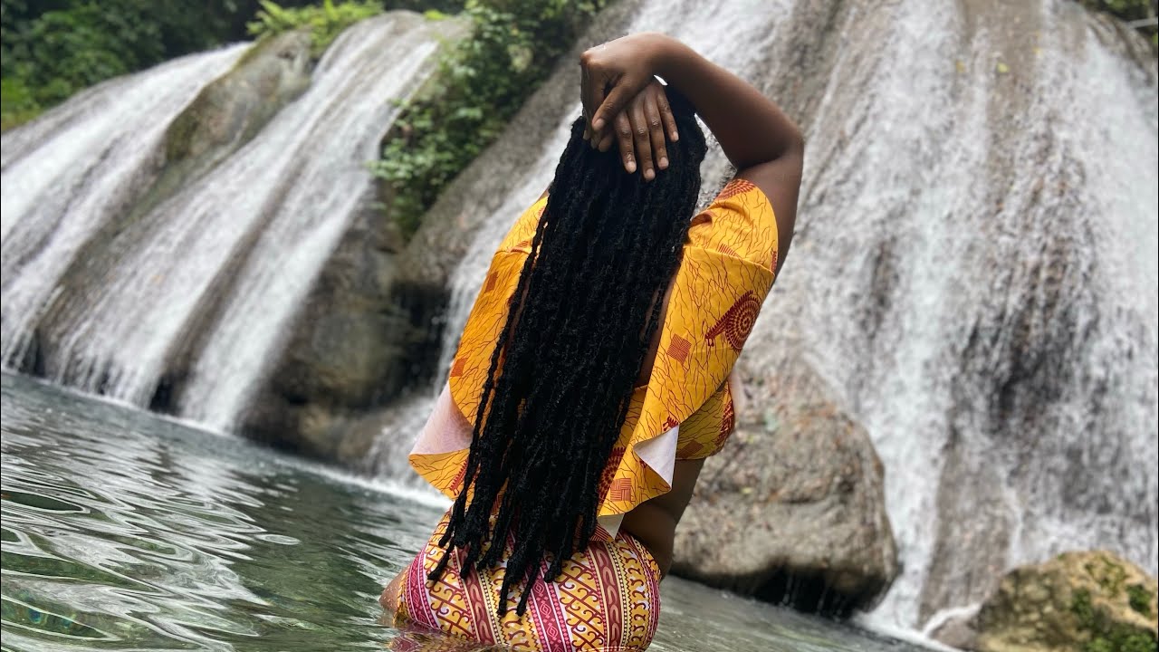 🏞REACH FALLS // Vlog #2  Walking up the falls almost fell 😰// MUST WATCH #Reachfalls #vlog