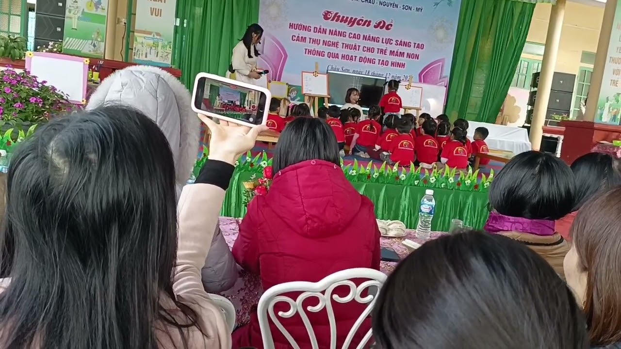Vẽ tranh theo bóng 5 tuổi