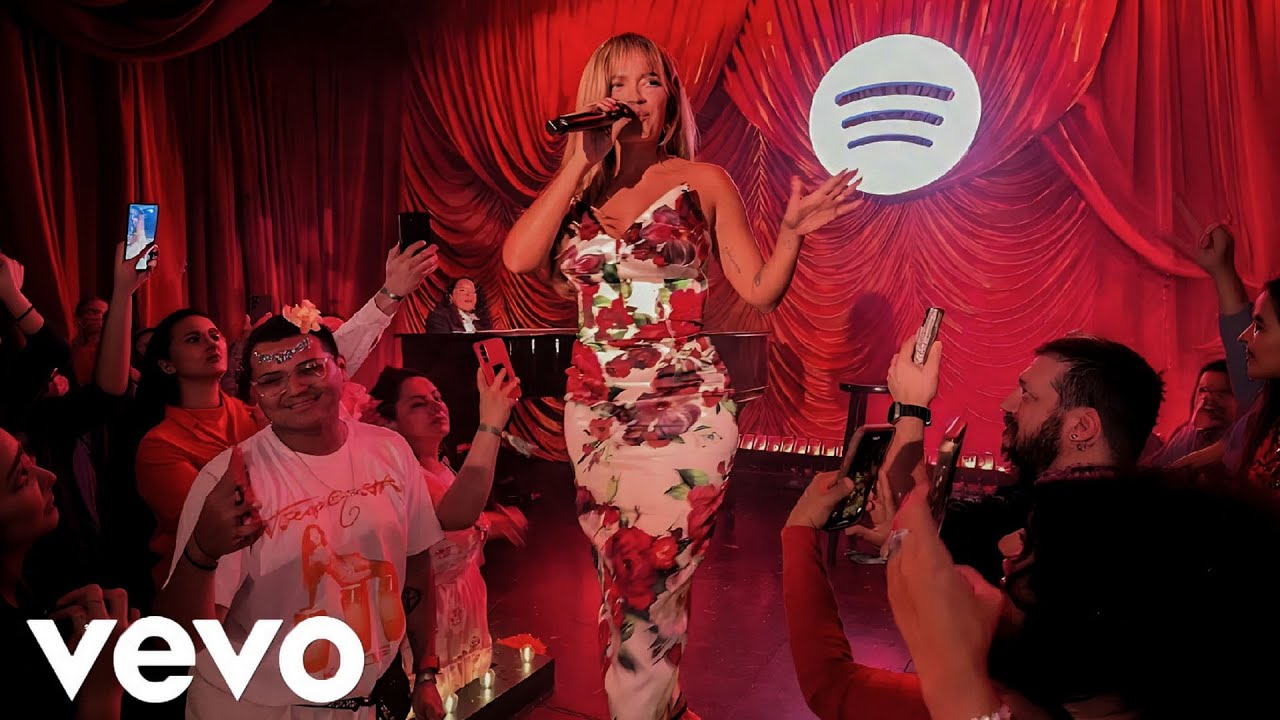 KAROL G - Dile Luna (En Vivo) | Versión Sola