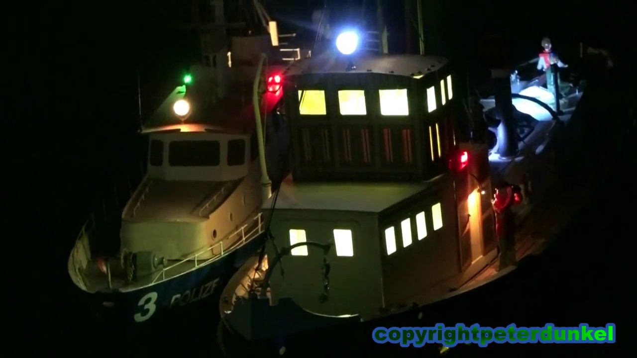 RC SCHIFF RC BOOT RC ARBEITSSCHIFFE RC RETTUNG BEAMTE IN DER NACHT VADUZ