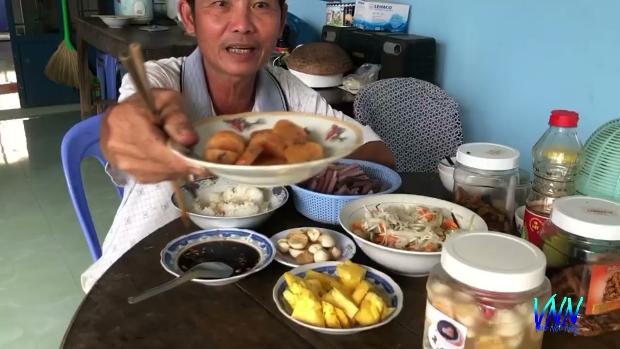 Sáu Ăn Cà Pháo Chấm Nước Tương  - Nướng Bánh Tráng Bán Tết