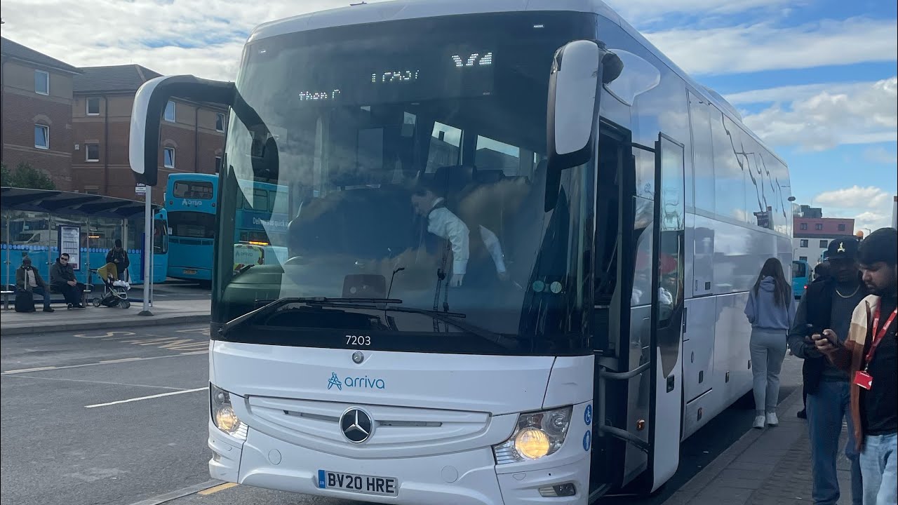 KICKDOWN!! Arriva Beds and Bucks Mercedes-Benz Tourismo 7203 BV20 HRE on Route X1