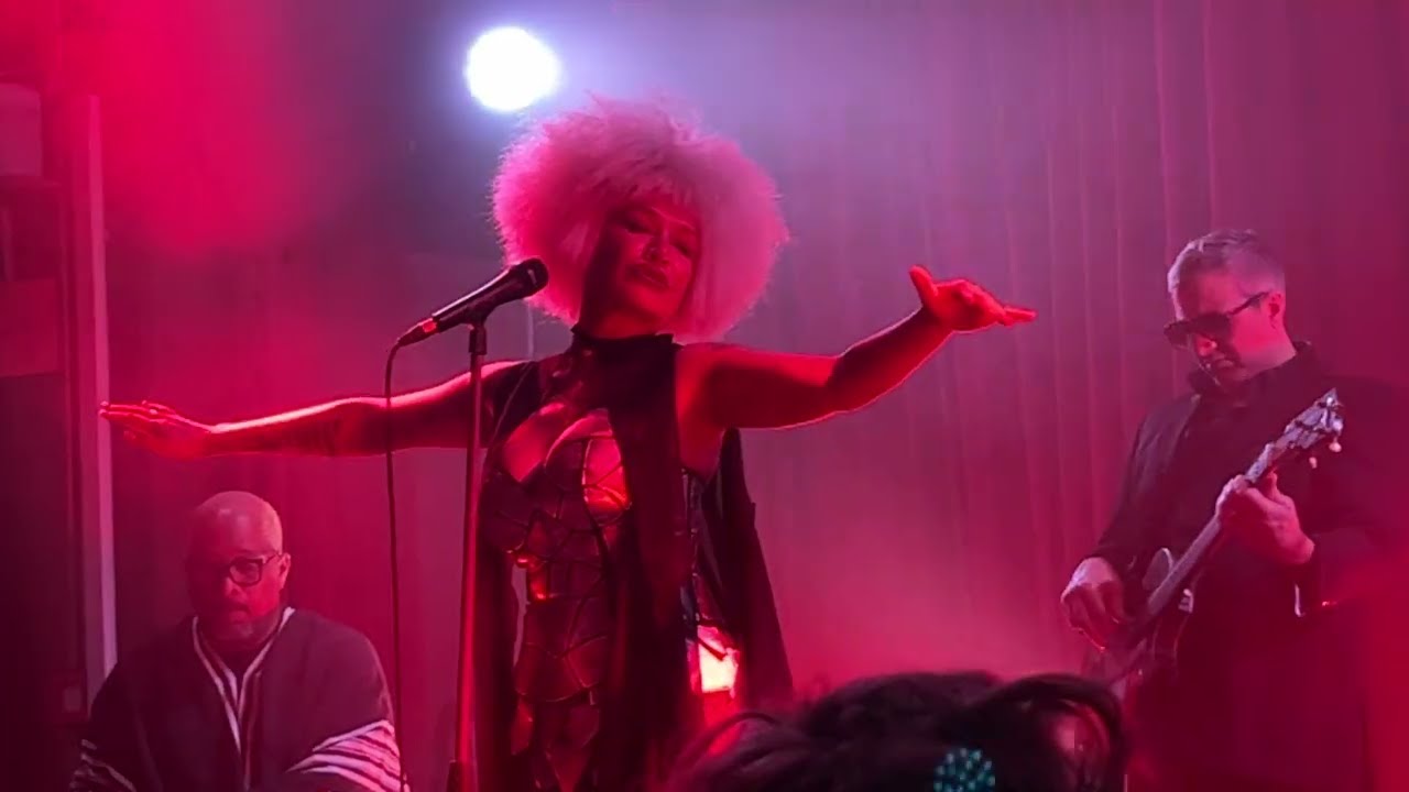 Lady Blackbird - Did Somebody Make A Fool Out Of You (Live 2022)