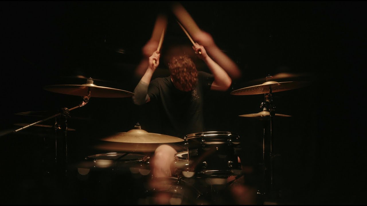 Chalk Hands - Pauvre de Moi (Official Music Video)