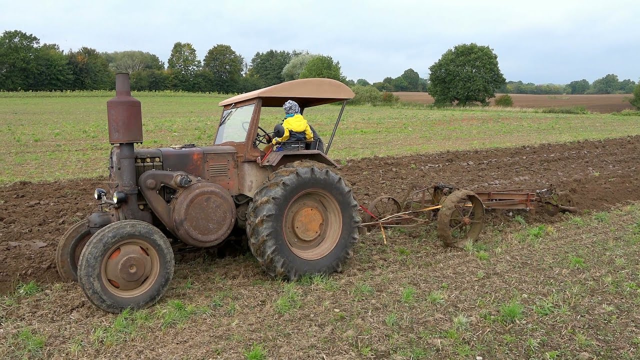 Oldschool Plow Pampa - VEB :) 45er LANZ pflügt Koberg um Schleswig Holstein in Deutschland