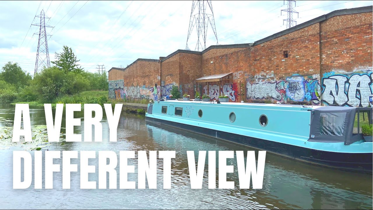 Narrowboat Adventure In The City | Where Shall We Moor? | Vandalism or Art? Ep 25