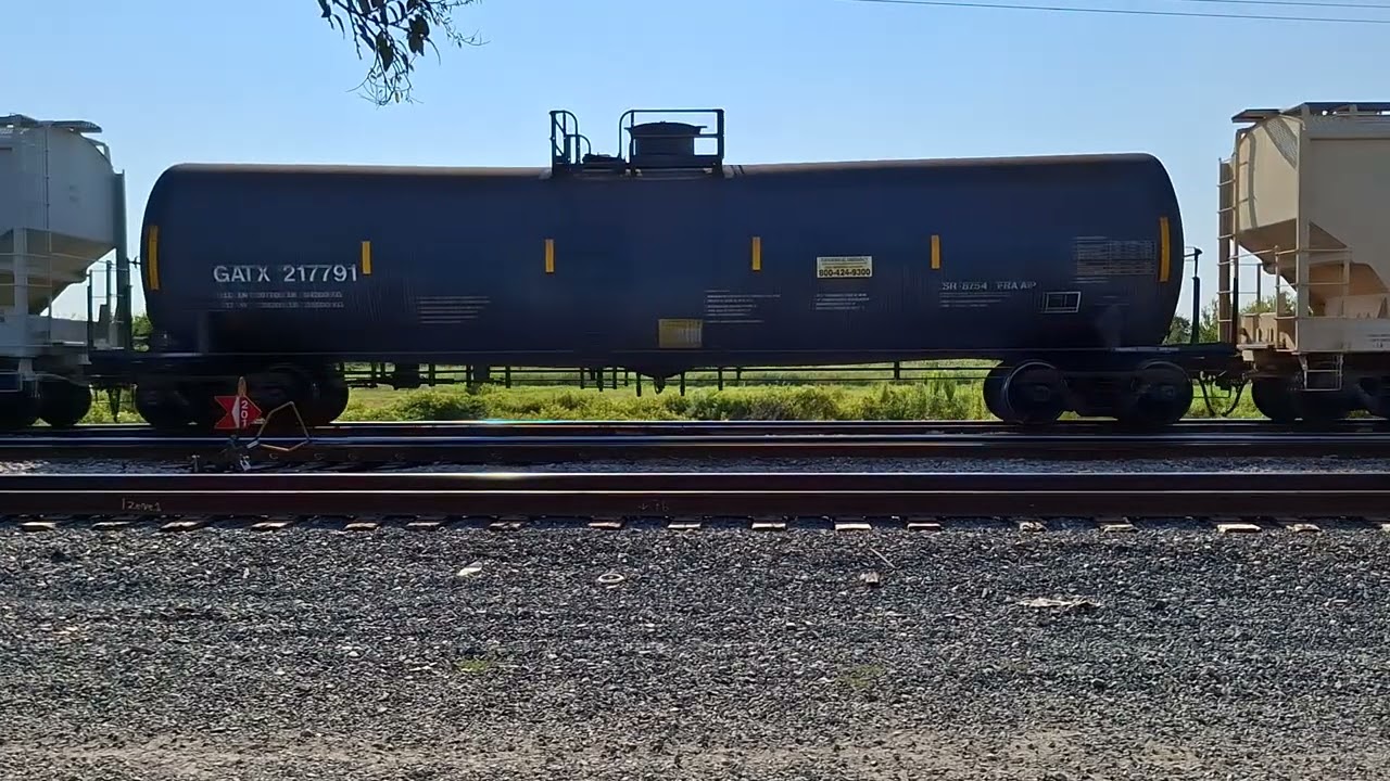 UP 1745 SD40N & UP 1720 SD40N #72 cars part 2