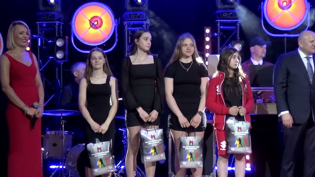 Medalistki Kadry Młodziczek wyr&oacute;żnione - Og&oacute;lnopolski Dzień Boksu Olimpijskiego 2022