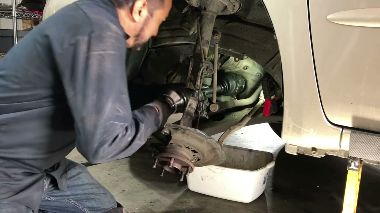 Передние карданные валы Sienna Toyota 09 со стороны водителя и пассажира