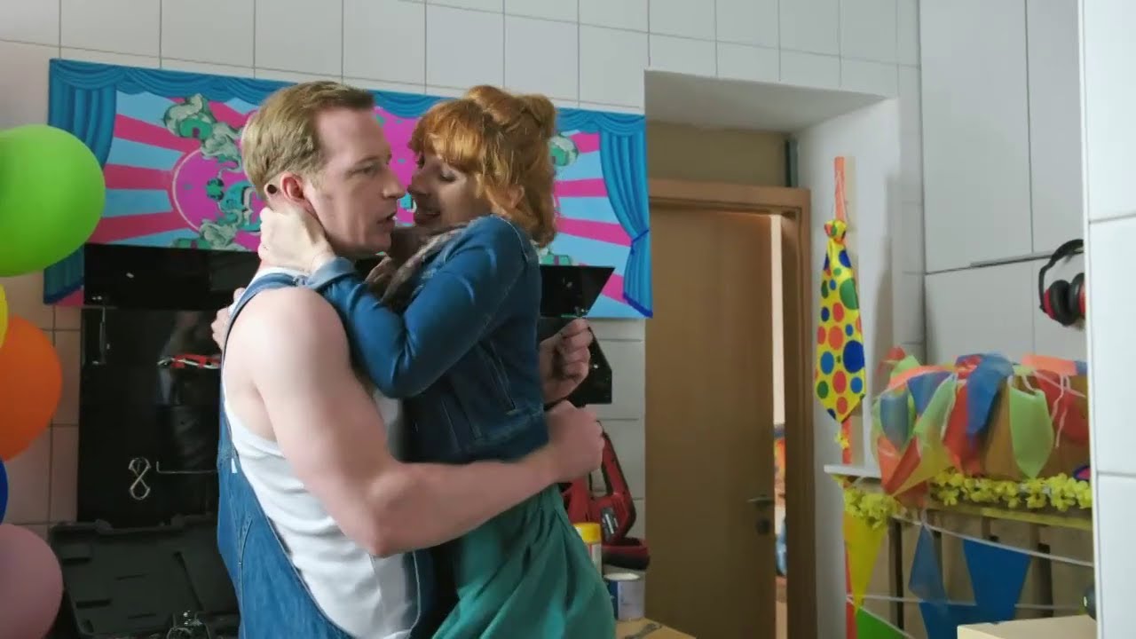Obťažovanie školníka (BOLA RAZ JEDNA ŠKOLA)