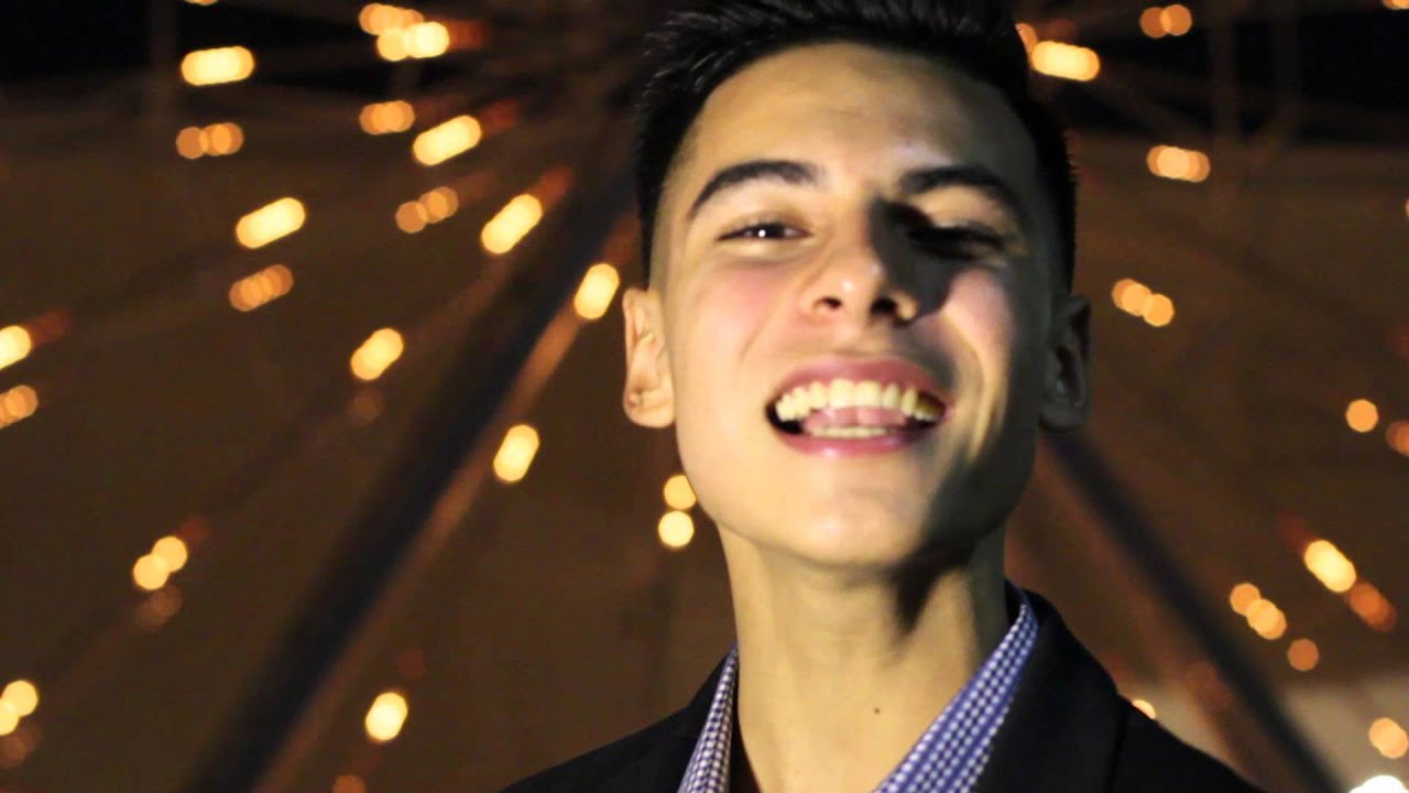 Cheyo Carrillo - Huele A Aventura (Video Oficial)