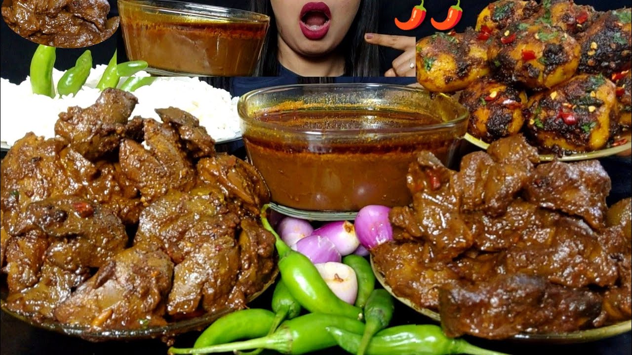 ASMR: EATING LOTS OF CHICKEN LIVER,GIZZARD & HEART CURRY,BLACK PEPPER FRIED POTATO,RICE#hungrygirl
