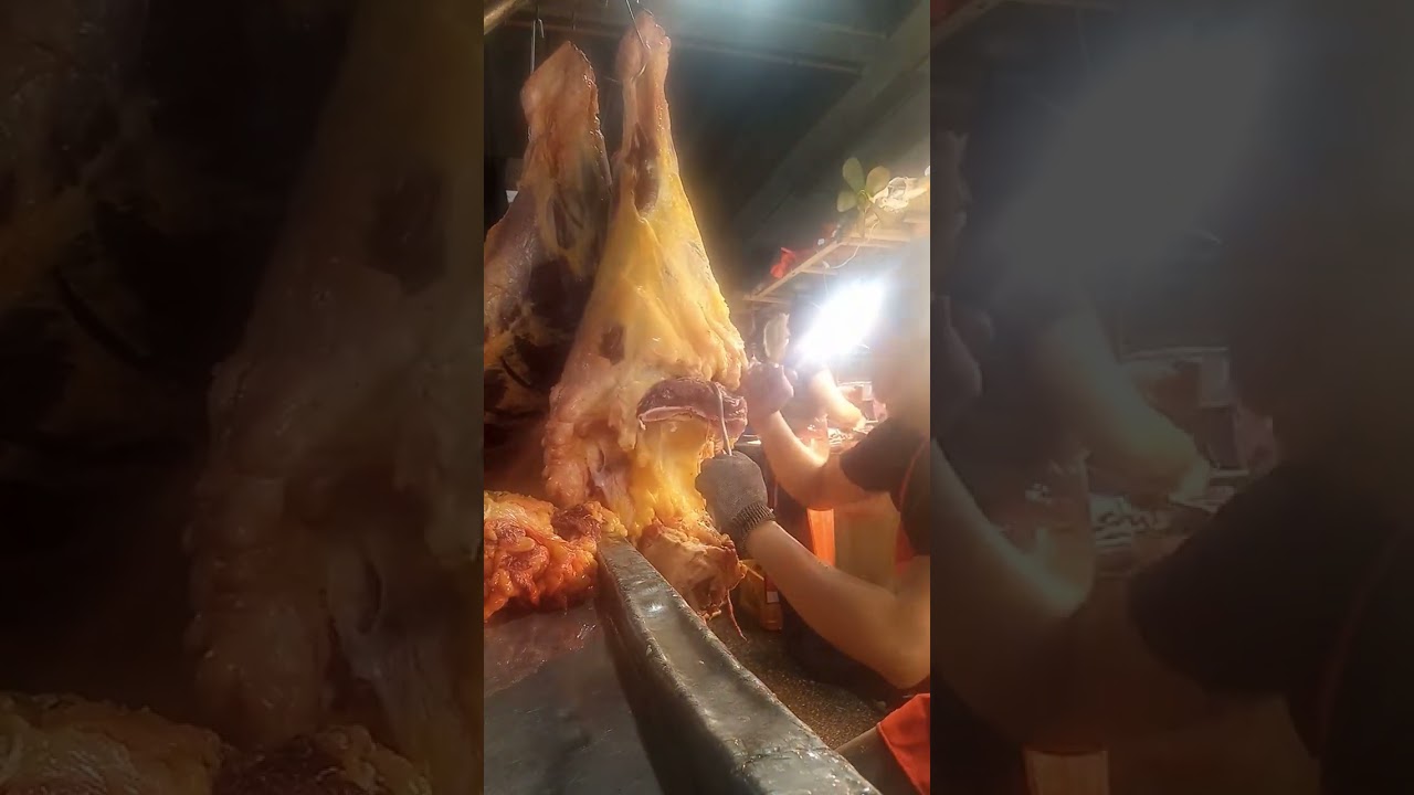 DEBONING OF HIND QUARTER OF BEEF / BY ALDEN V.