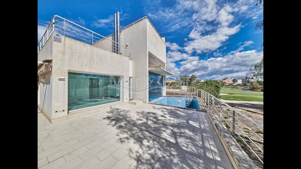 CHALET EN VENTA EN PRIMERA LÍNEA DE ALICANTE GOLF
