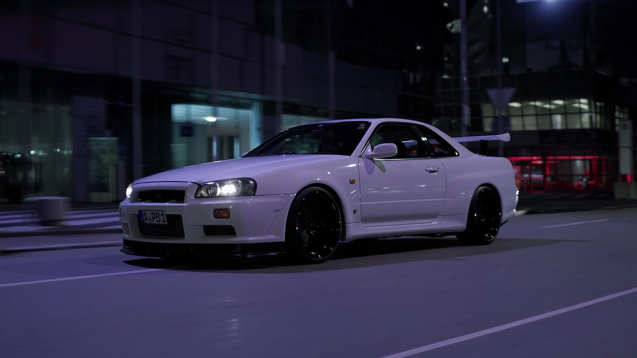Night Drive - White Nissan Skyline R34 GT-R V-Spec | 4K