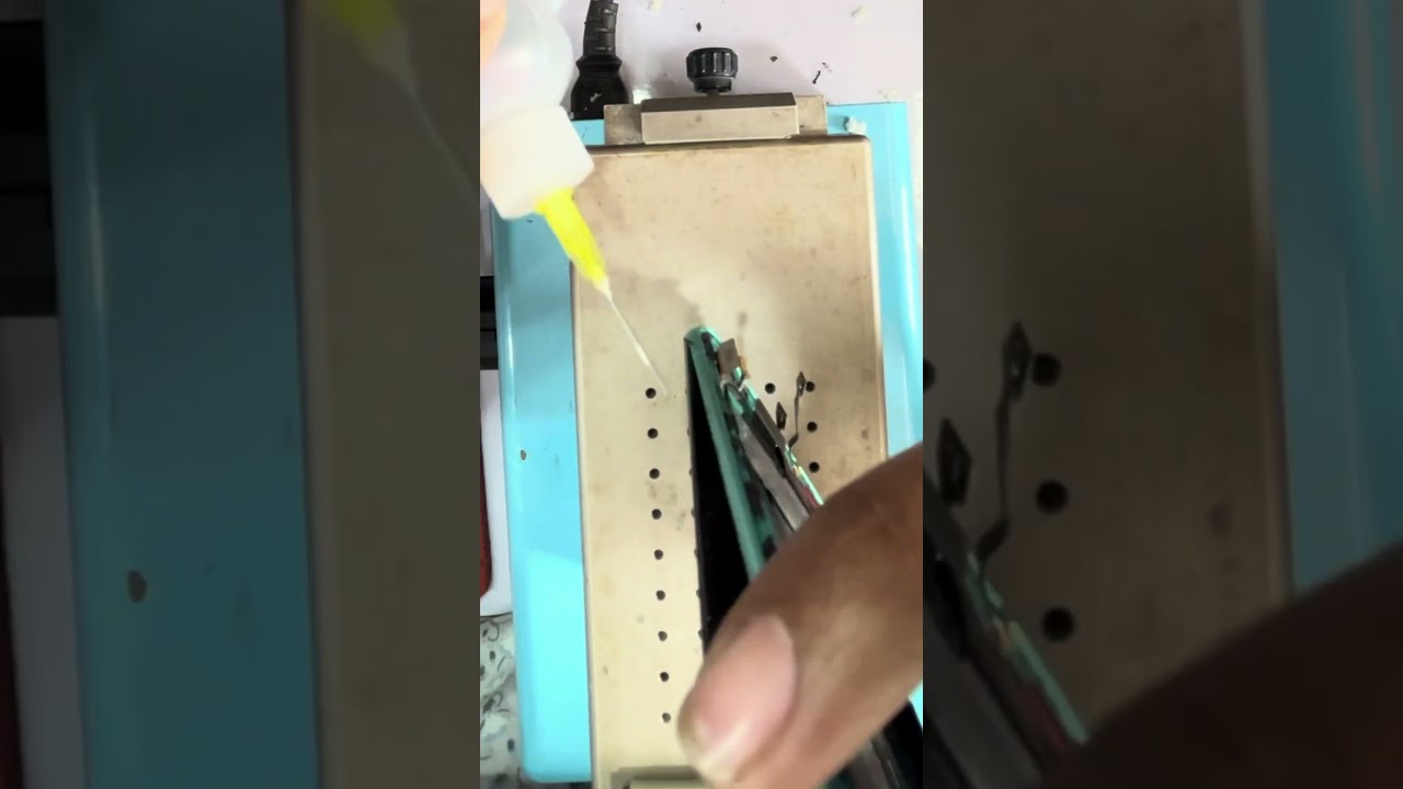 one plus 8 screen flickering | one plus 8 green screen issue