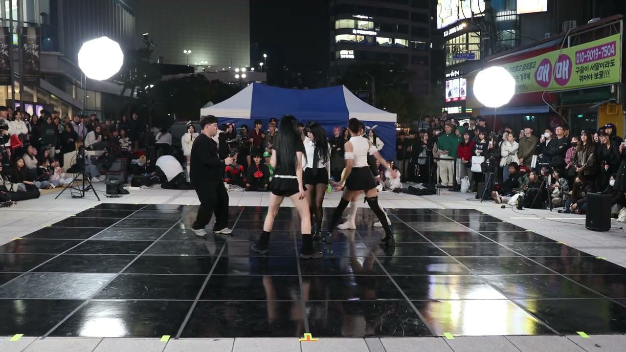 아트비트 @artbeat movie ARTBEAT HALLOWEEN BUSKING 251026 21