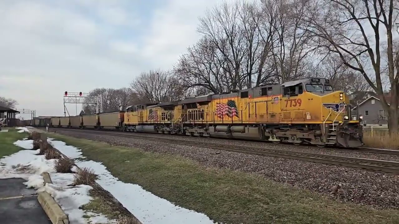 Christmas Eve Railfanning at Rochelle Railroad Park w/ CSX led BNSF oil train and more 12/24/25