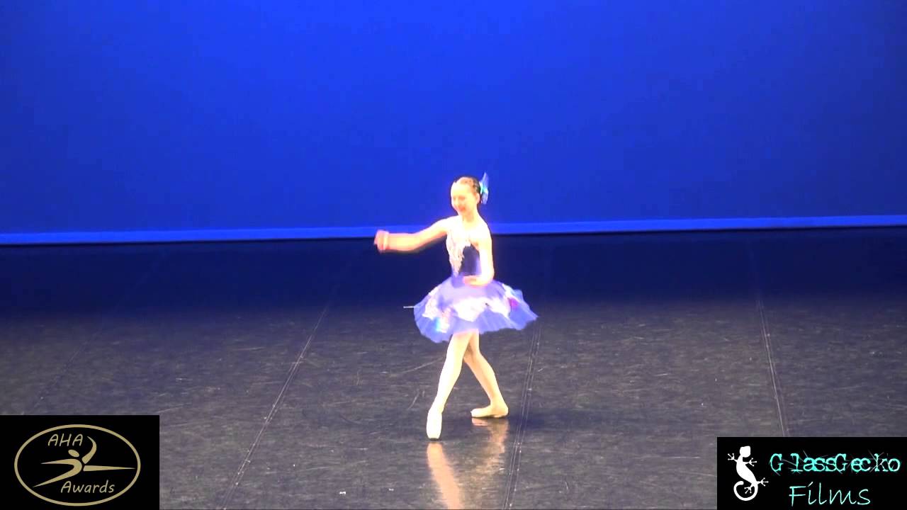 AHA Awards 2013 - Blue bird - Chloe Michelle Hollow