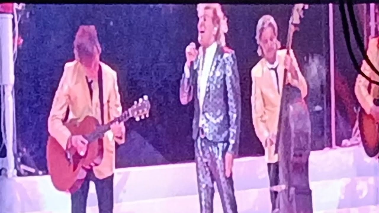 Rod Stewart (80) - 'Have I Told You Lately' - Barclays Arena - Hamburg - November 25, 2025, Germany 