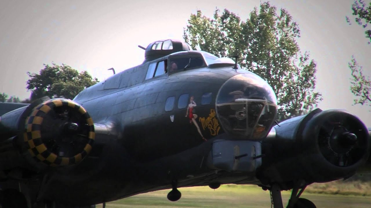 Mangnificent B17 Flying Fortress in flight | Goodwood Revival 2011
