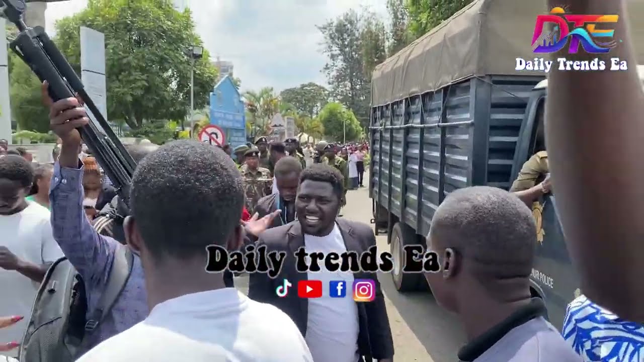 DRAMA! AS UNIVERSITY STUDENT STORM NAIROBI HOSPITAL AND DEMANDS FOR JUSTICE FOR THEIR FELLOW COMRADE