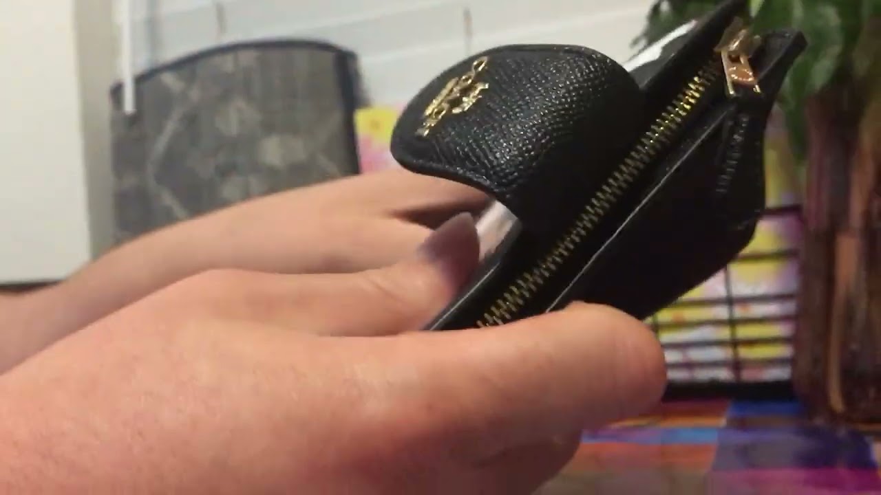 Coach Medium Corner Zip Wallet