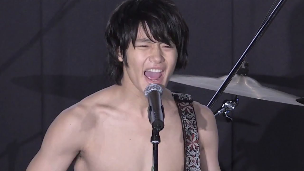 野村周平、水着姿で熱唱！　映画「日々ロック」“爆唱ライブ”開催！(1)