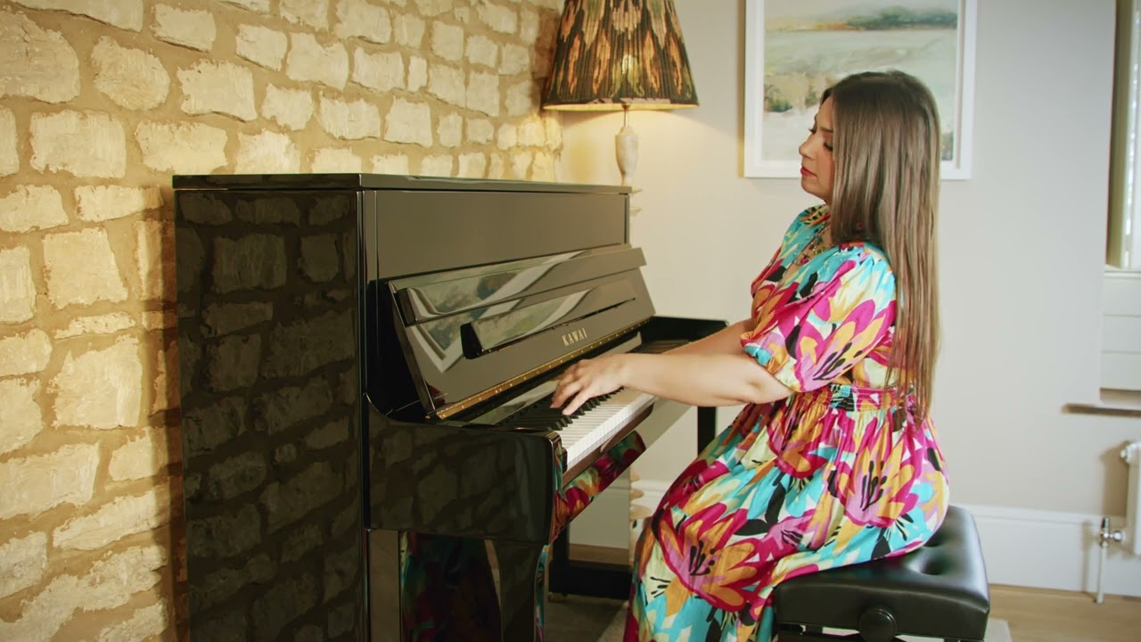 Lara Melda performs Chopin’s Nocturne Op. 9 No. 1 on the Kawai K-200 ATX4