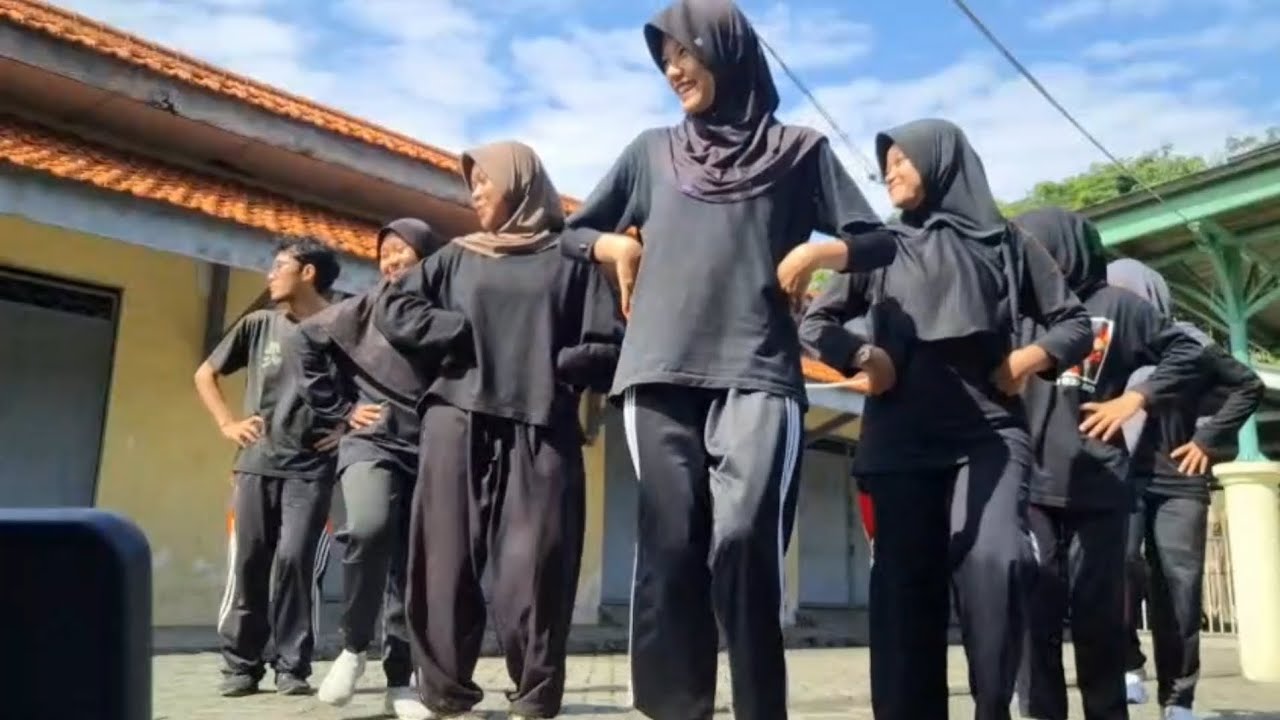 Senam—Ga Pake Lama Kelompok 2
