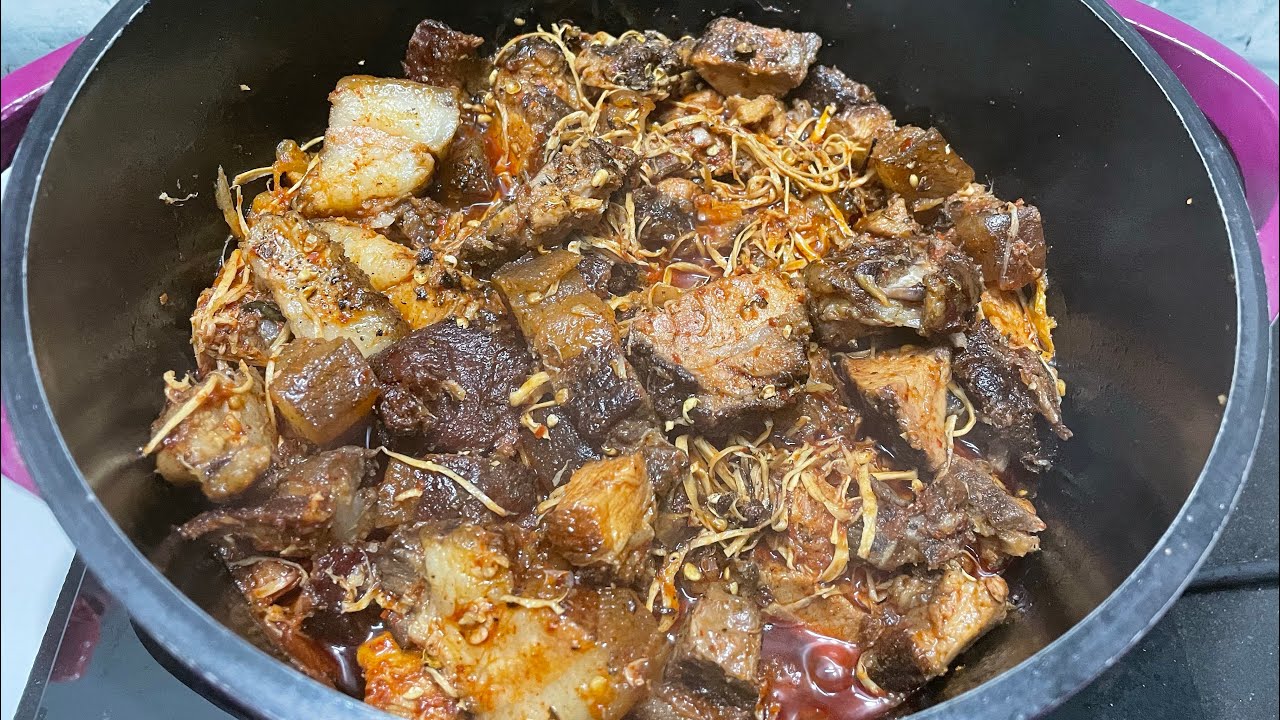 Smoked pork with dry bamboo shoot