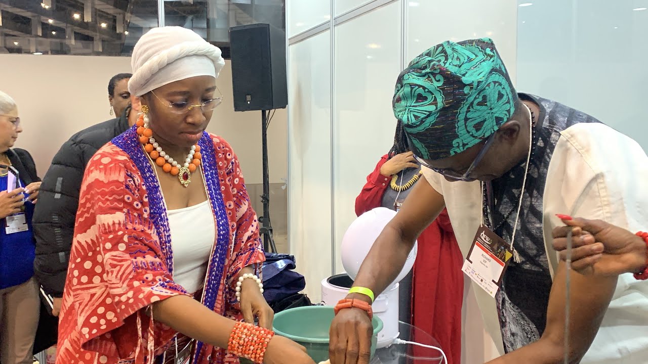 OLORI ADERONKE ADEMILUYI OGUNWUSI TEACHING BRAZILIANS THE ART OF TIE & DIE