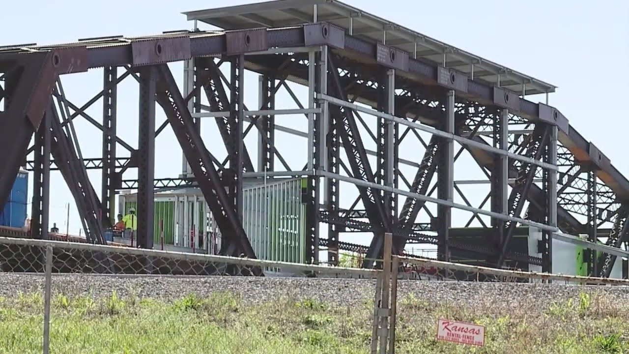 Rock Island Bridge construction rolls along, set to open in the spring