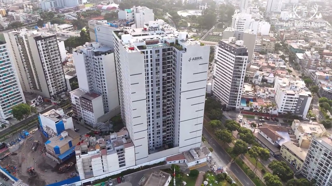 Acabados finales al 99% del proyecto ASTROMELIA  28 P 5 sótanos a fecha de filmación 02/03/2026