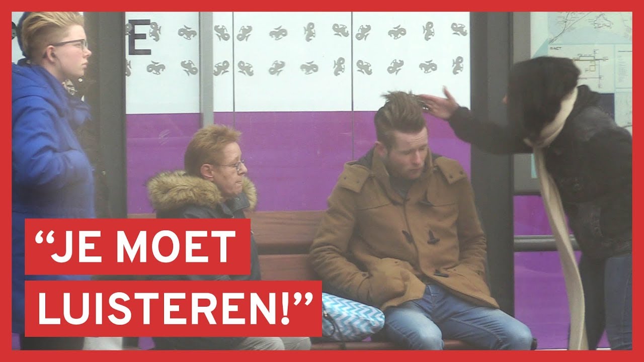 VRIENDIN MISHANDELT VRIEND OP STRAAT | BONDGENOTEN
